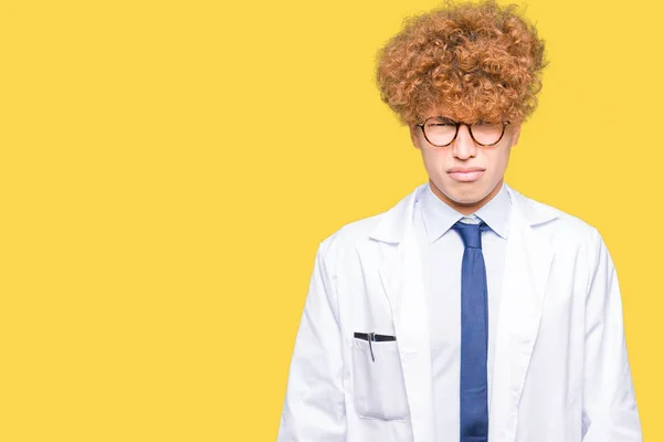Giovane Scienziato Bello Uomo Con Gli Occhiali Depresso Preoccuparsi Angoscia — Foto Stock