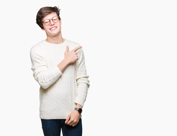 Joven Hombre Guapo Con Gafas Sobre Fondo Aislado Alegre Con — Foto de Stock