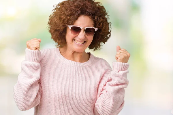 Bella Donna Anziana Mezza Età Che Indossa Maglione Rosa Occhiali — Foto Stock