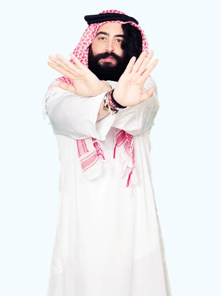 Arabian Business Man Long Hair Wearing Traditional Keffiyeh Scarf Rejection — Stock Photo, Image