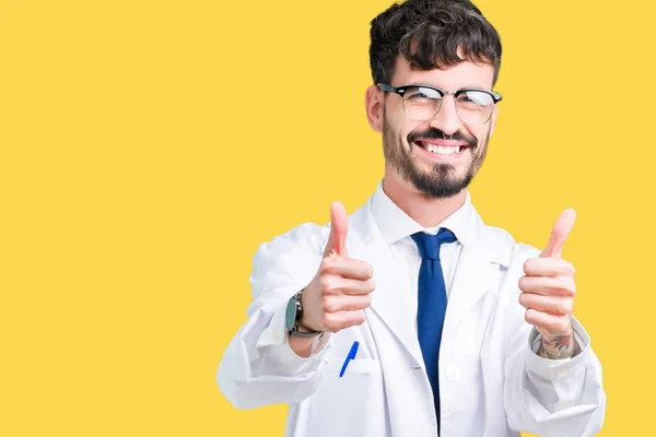 Young Professional Scientist Man Wearing White Coat Isolated Background Approving — Stock Photo, Image