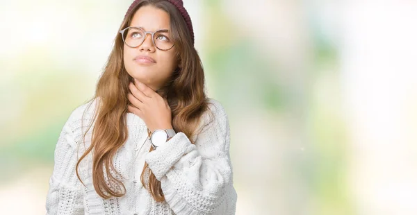 Jovem Bela Morena Hipster Mulher Vestindo Óculos Chapéu Inverno Sobre — Fotografia de Stock