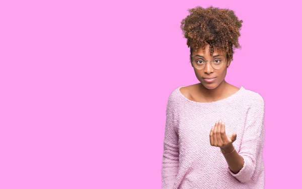 Mooie Jonge African American Vrouw Het Dragen Van Bril Geïsoleerd — Stockfoto