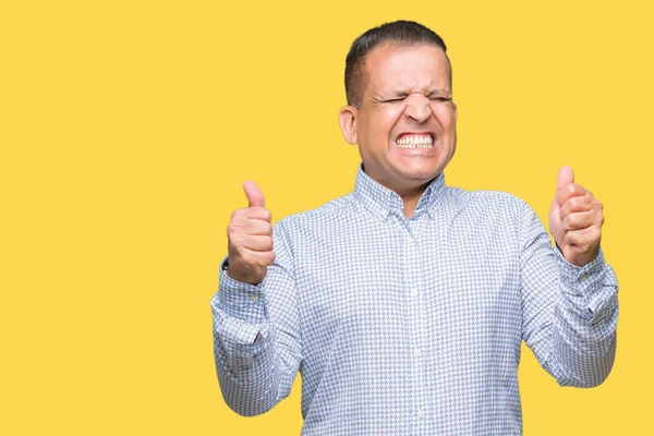 Hombre Negocios Árabe Mediana Edad Sobre Fondo Aislado Emocionado Por — Foto de Stock