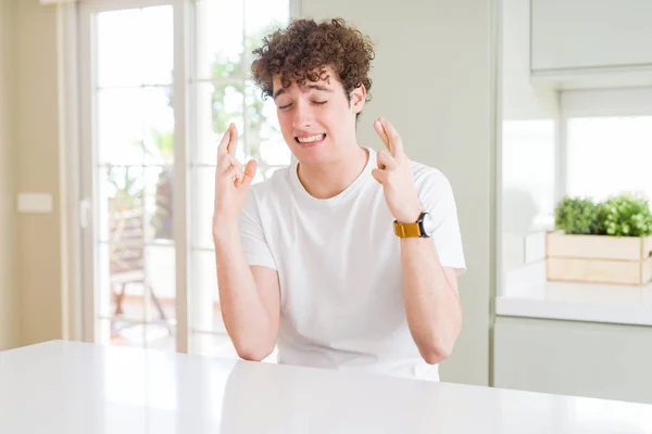 Young Handsome Man Wearing White Shirt Home Smiling Crossing Fingers — Stock Photo, Image