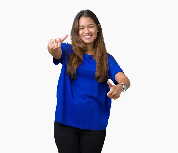 Joven Hermosa Morena Vistiendo Camiseta Azul Sobre Fondo Aislado Aprobando —  Fotos de Stock