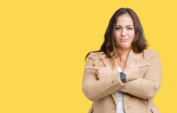 Mulher Bonita Size Jovem Vestindo Casaco Inverno Sobre Fundo Isolado — Fotografia de Stock