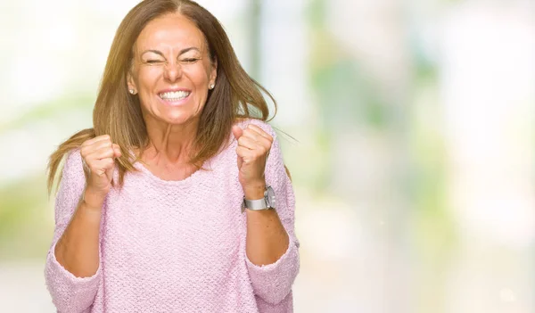 Mooie Middenleeftijd Volwassen Vrouw Dragen Winter Trui Geïsoleerde Achtergrond Opgewonden — Stockfoto