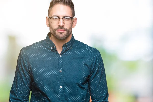 Joven Hombre Negocios Guapo Con Gafas Sobre Fondo Aislado Relajado —  Fotos de Stock