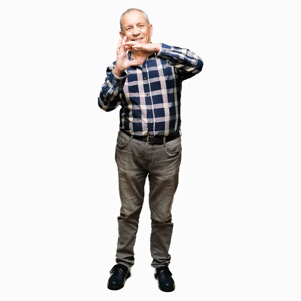 Knappe Senior Man Het Dragen Van Casual Shirt Glimlachend Liefde — Stockfoto