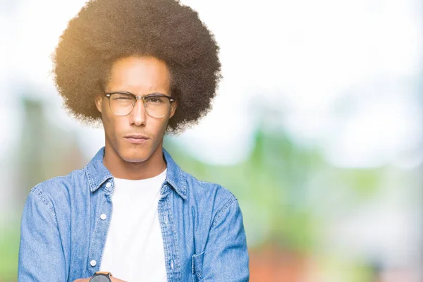 Молодий Афроамериканець Людиною Афро Волосся Носити Окуляри Скептик Нервової Супровід — стокове фото