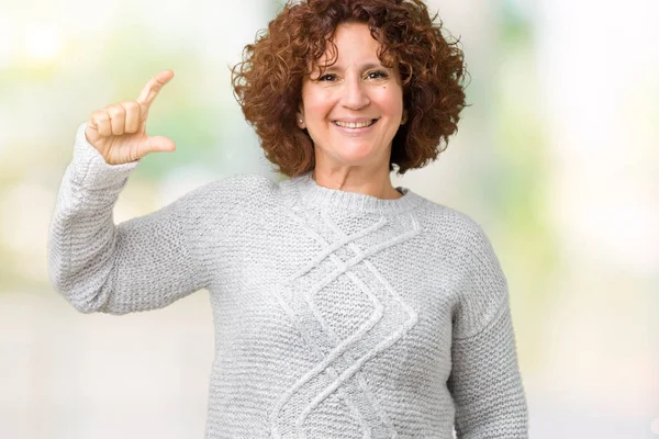 Mooie Midden Ager Senior Vrouw Winter Trui Dragen Geïsoleerde Achtergrond — Stockfoto