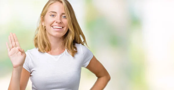 Hermosa Mujer Joven Con Camiseta Blanca Casual Sobre Fondo Aislado —  Fotos de Stock