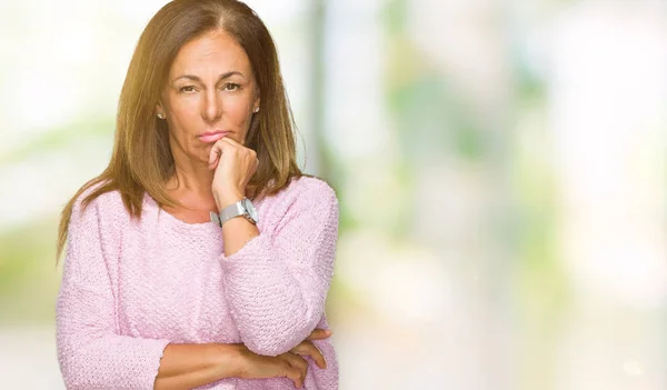 Volwassen Vrouw Mooie Middenleeftijd Dragen Winter Trui Geïsoleerde Achtergrond Denken — Stockfoto