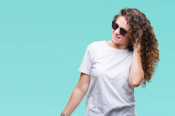 Schöne Brünette Lockige Haare Junges Mädchen Mit Sonnenbrille Über Isoliertem — Stockfoto