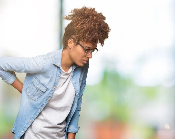 Bella Giovane Donna Afroamericana Che Indossa Occhiali Sfondo Isolato Sofferenza — Foto Stock