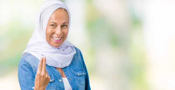 Średnim Wieku Wschodniej Arabskie Kobiety Noszenie Hidżabu Arabskich Białym Tle — Zdjęcie stockowe