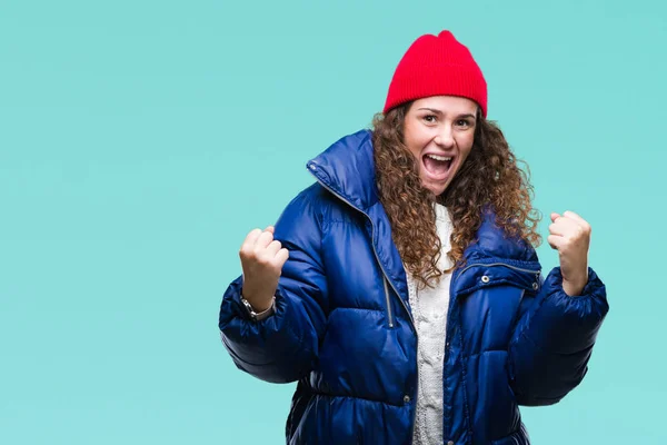 Hermosa Joven Morena Pelo Rizado Chica Con Abrigo Invierno Gorra —  Fotos de Stock