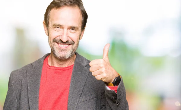 Hombre Negocios Guapo Mediana Edad Haciendo Gesto Feliz Pulgares Arriba — Foto de Stock