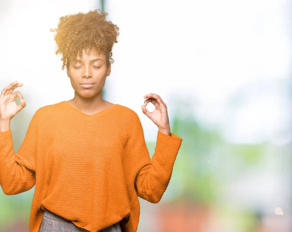 Bela Jovem Afro Americana Sobre Fundo Isolado Relaxar Sorrir Com — Fotografia de Stock