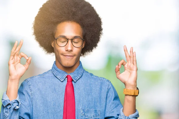 Jovem Homem Negócios Afro Americano Com Cabelo Afro Vestindo Óculos — Fotografia de Stock