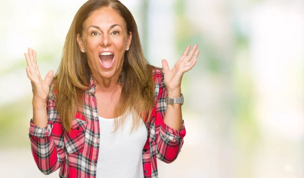 Donna Adulta Mezza Età Indossa Camicia Casual Sfondo Isolato Celebrando — Foto Stock