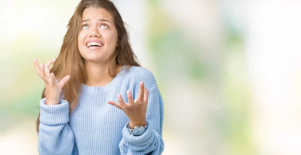 Giovane Bella Donna Bruna Indossa Maglione Invernale Blu Sfondo Isolato — Foto Stock