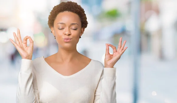 Young African American Woman Isolated Background Relax Smiling Eyes Closed — Stock Photo, Image