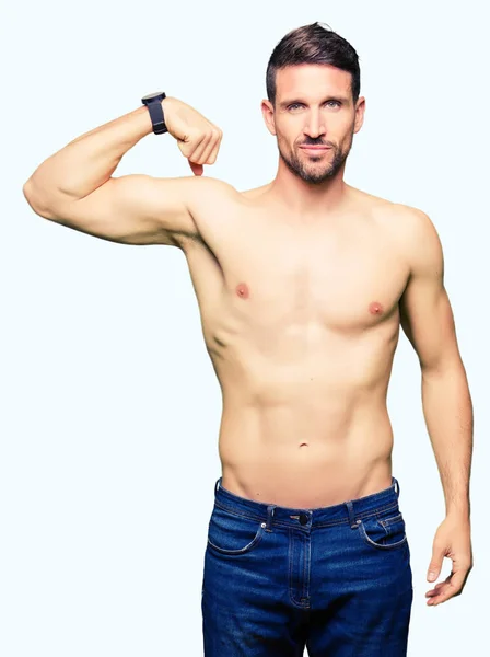 Hombre Guapo Sin Camisa Mostrando Pecho Desnudo Persona Fuerte Mostrando — Foto de Stock