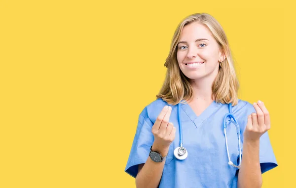 Mooie Jonge Dokter Vrouw Medische Uniform Dragen Geïsoleerd Achtergrond Doen — Stockfoto