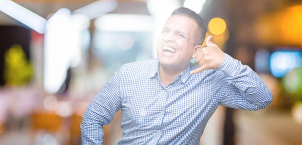 Homem Negócios Árabe Meia Idade Sobre Fundo Isolado Sorrindo Fazendo — Fotografia de Stock