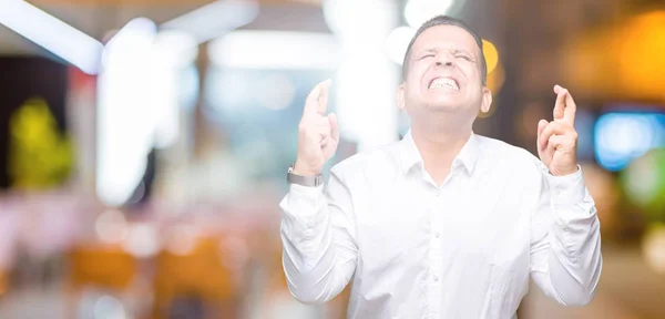 Medioevo Arabo Uomo Elegante Sfondo Isolato Sorridente Incrociando Dita Con — Foto Stock