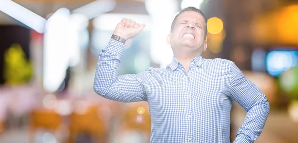 Middelbare Leeftijd Arab Business Man Geïsoleerde Achtergrond Stretching Terug Moe — Stockfoto