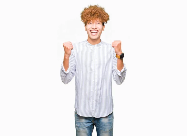 Joven Hombre Negocios Guapo Con Pelo Afro Con Camisa Elegante —  Fotos de Stock