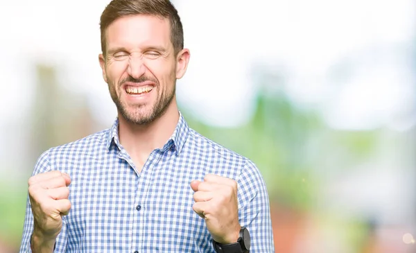 Bonito Homem Negócios Com Olhos Azuis Muito Feliz Animado Fazendo — Fotografia de Stock