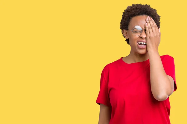 Gyönyörű Fiatal Afrikai Amerikai Szemüveg Viselése Során Ásító Fáradt Fél — Stock Fotó