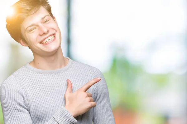 Joven Hombre Guapo Con Suéter Invierno Sobre Fondo Aislado Alegre —  Fotos de Stock