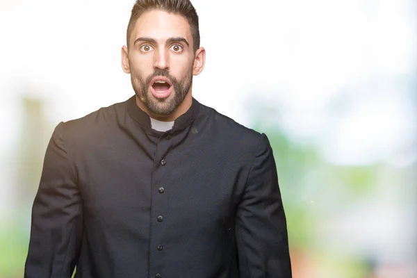 Young Christian Priest Isolated Background Afraid Shocked Surprise Expression Fear — Stock Photo, Image