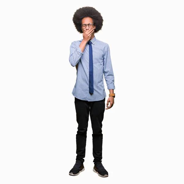 Unga Afroamerikanska Affärsman Med Afro Hår Glasögon Uttråkad Gäspningar Trött — Stockfoto