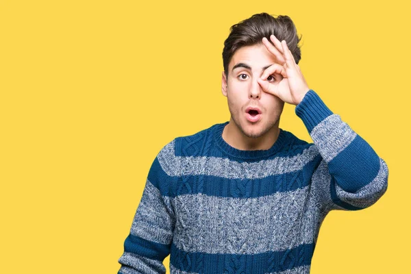 Young Handsome Man Isolated Background Doing Gesture Shocked Surprised Face — Stock Photo, Image