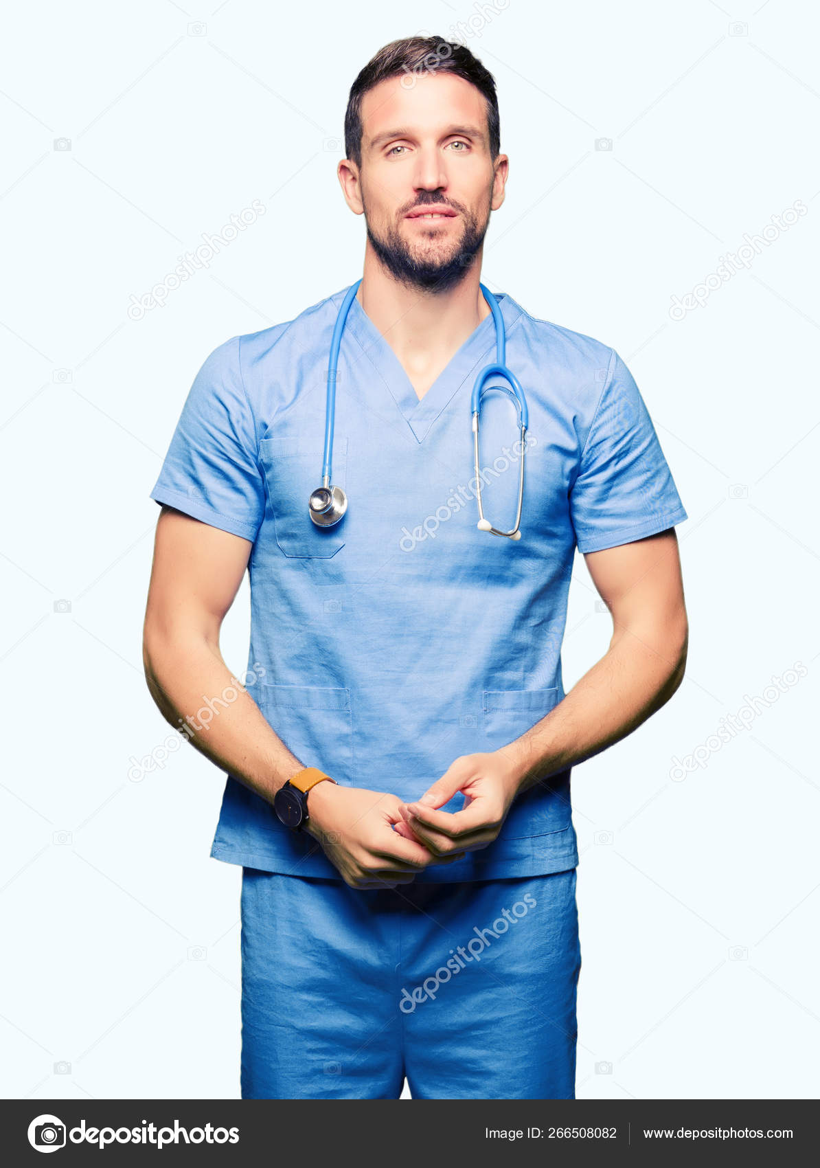 Beau Medecin Homme Portant Uniforme Medical Sur Fond Isole Les Photo de stock par Krakenimages 266508082