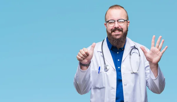 Muž Mladý Bělošský Lékaře Lékařský Bílý Plášť Přes Izolované Zobrazeným — Stock fotografie