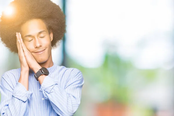 Jonge Afro Amerikaanse Man Met Afro Haar Slapen Moe Dromen — Stockfoto