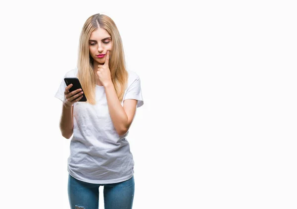 Junge Schöne Blonde Frau Mit Smartphone Über Isolierten Hintergrund Ernstes — Stockfoto