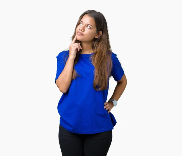 Joven Mujer Morena Hermosa Con Camiseta Azul Sobre Fondo Aislado —  Fotos de Stock