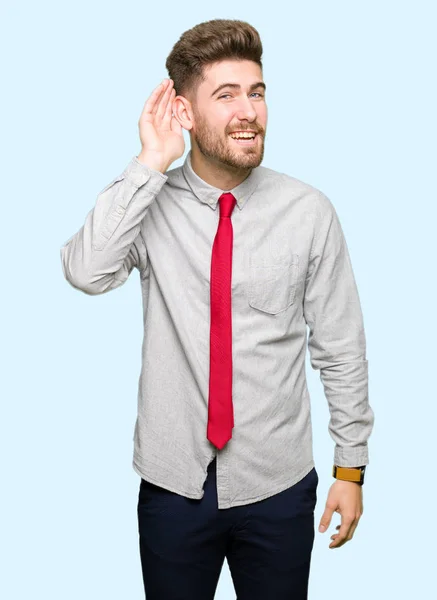 Bir Işitme Söylenti Dedikodu Için Dinleme Kulak Üzerinde Ile Gülümseyen — Stok fotoğraf