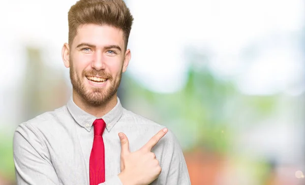 Jonge Knappe Zakenman Die Vrolijk Met Een Glimlach Van Het — Stockfoto