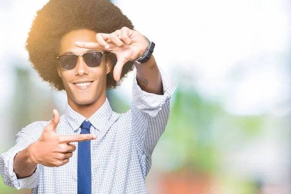 Giovane Uomo Affari Afro Americano Con Capelli Afro Indossare Occhiali — Foto Stock