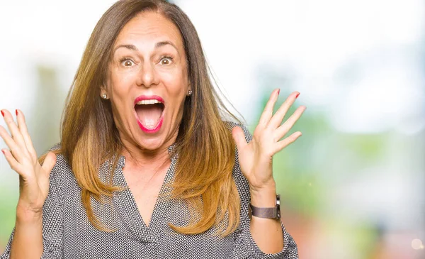Schöne Geschäftsfrau Mittleren Alters Feiert Verrückt Und Erstaunt Über Den — Stockfoto