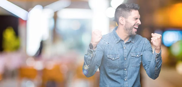 Homem Bonito Jovem Sobre Fundo Isolado Muito Feliz Animado Fazendo — Fotografia de Stock